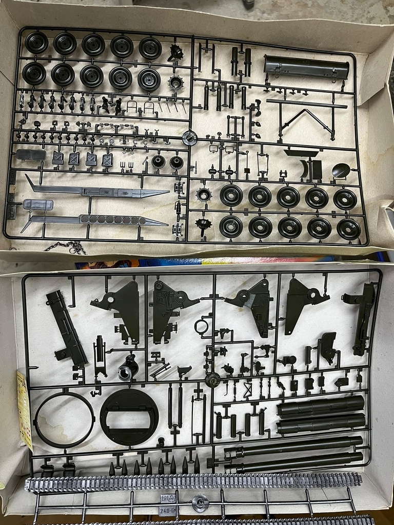 外盒 濕水 處理價 Italeri 1/35 美國 M110A2 自走式槍罐 模型套組 Heavy Self-Propelled Gun